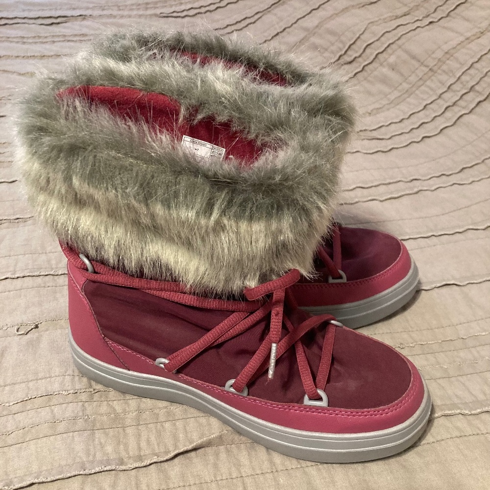 Crocs Lodge Point Lace Up Snow Boots